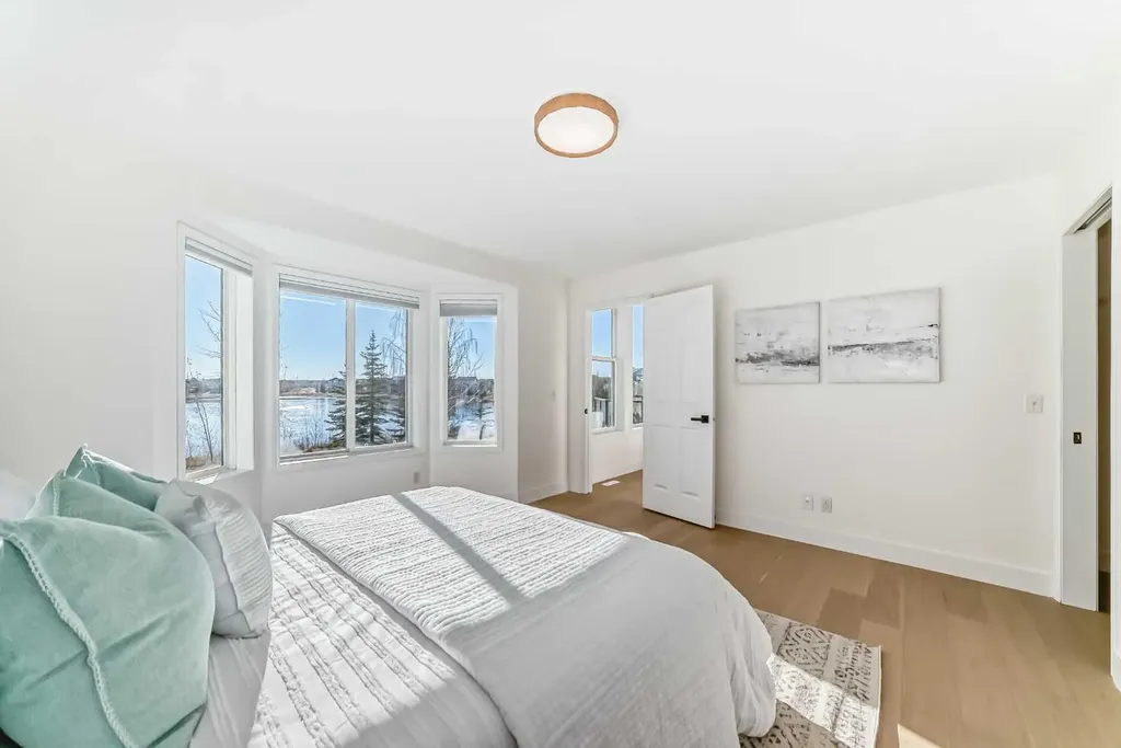 161 West Creek Pond Chestermere AB T1X 1H4