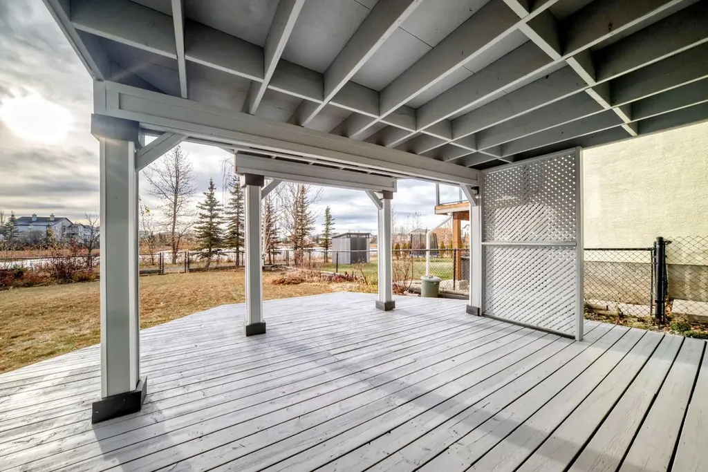 161 West Creek Pond Chestermere AB T1X 1H4