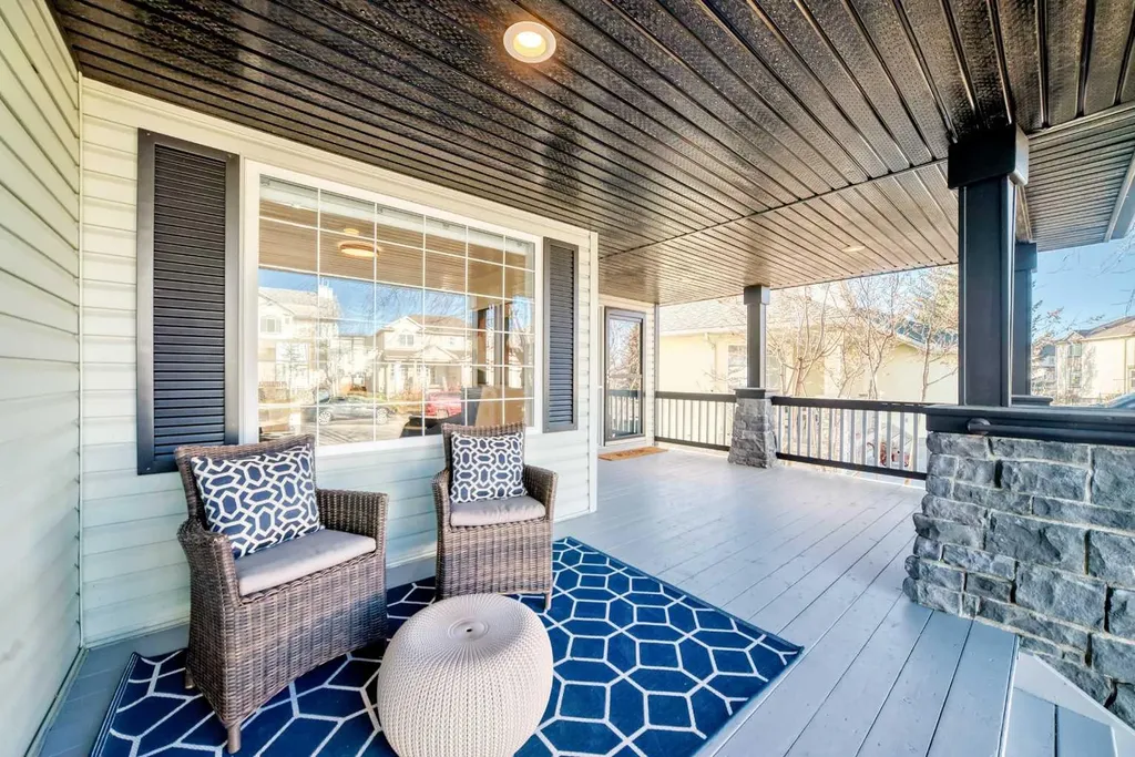 161 West Creek Pond Chestermere AB T1X 1H4