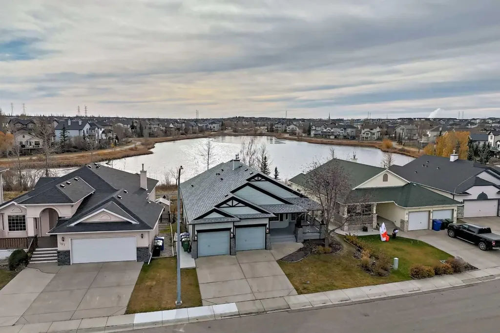 161 West Creek Pond Chestermere AB T1X 1H4