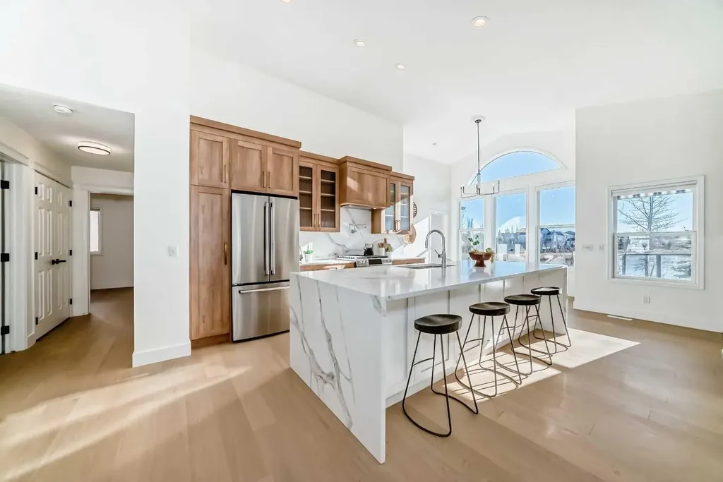 161 West Creek Pond Chestermere AB T1X 1H4