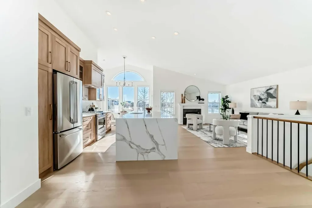 161 West Creek Pond Chestermere AB T1X 1H4
