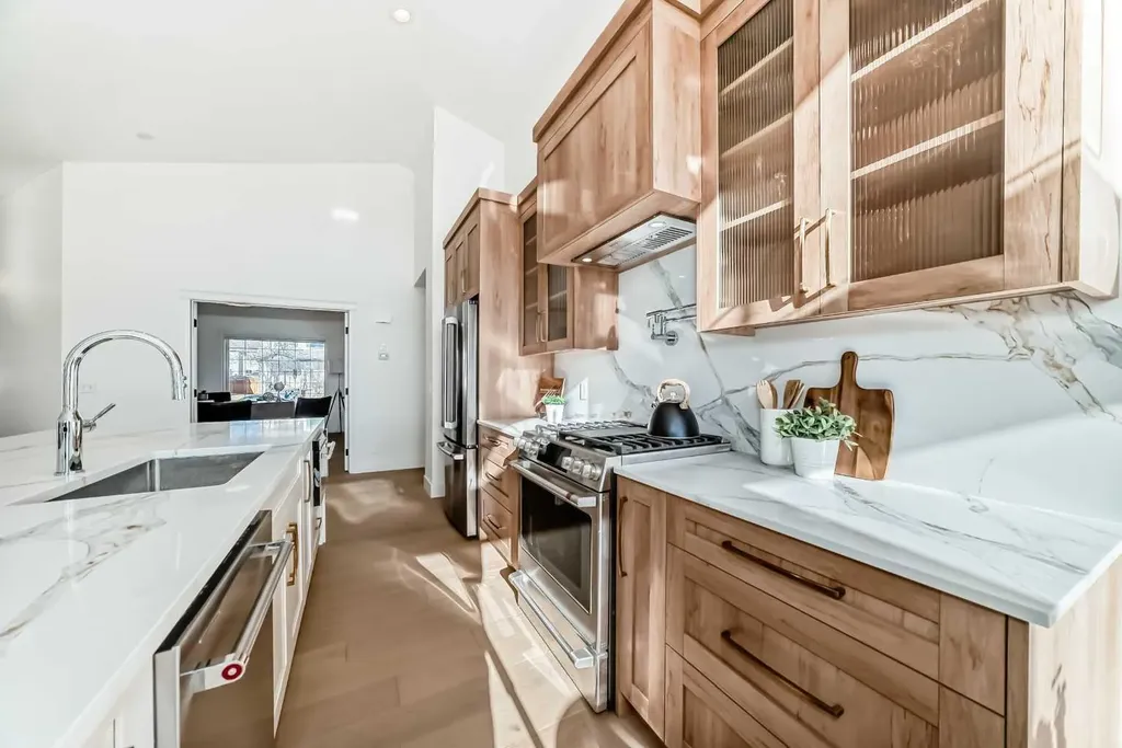 161 West Creek Pond Chestermere AB T1X 1H4