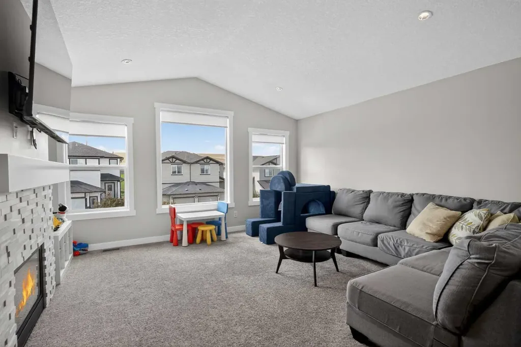42 Baysprings Way SW Airdrie AB T4B 4C4