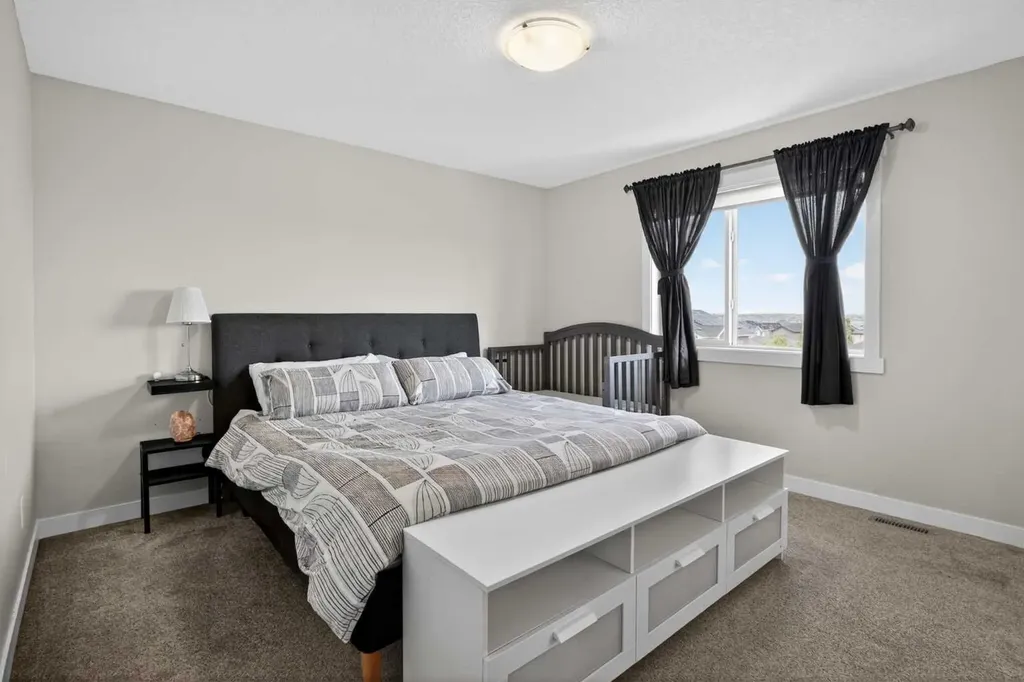 42 Baysprings Way SW Airdrie AB T4B 4C4
