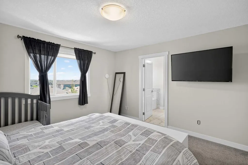 42 Baysprings Way SW Airdrie AB T4B 4C4