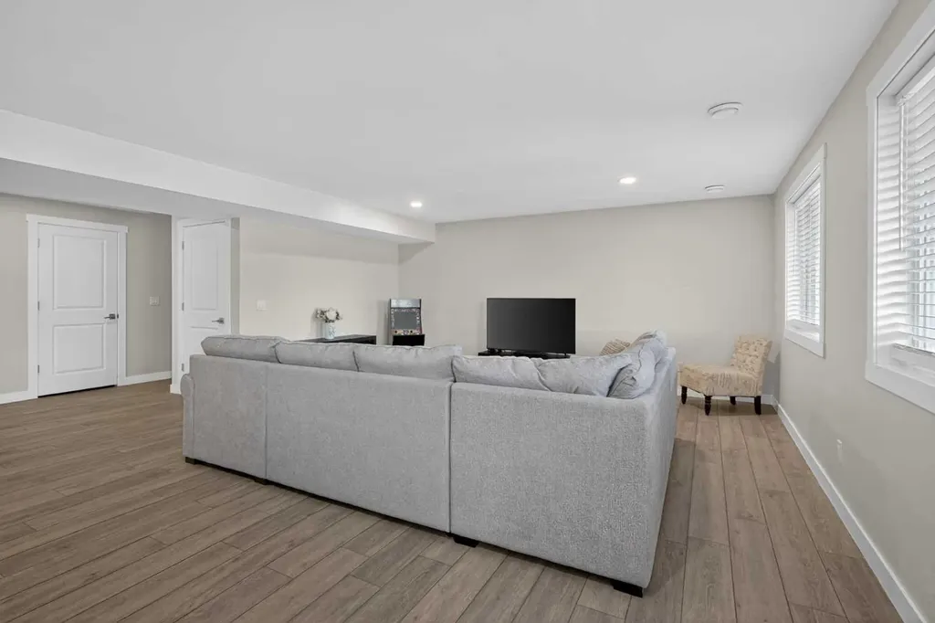 42 Baysprings Way SW Airdrie AB T4B 4C4
