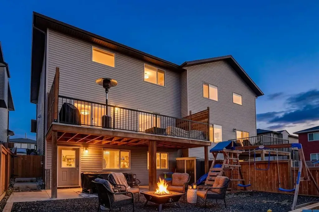 42 Baysprings Way SW Airdrie AB T4B 4C4