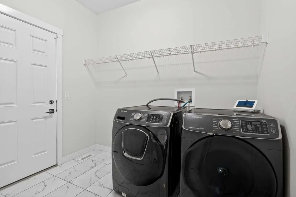 42 Baysprings Way SW Airdrie AB T4B 4C4