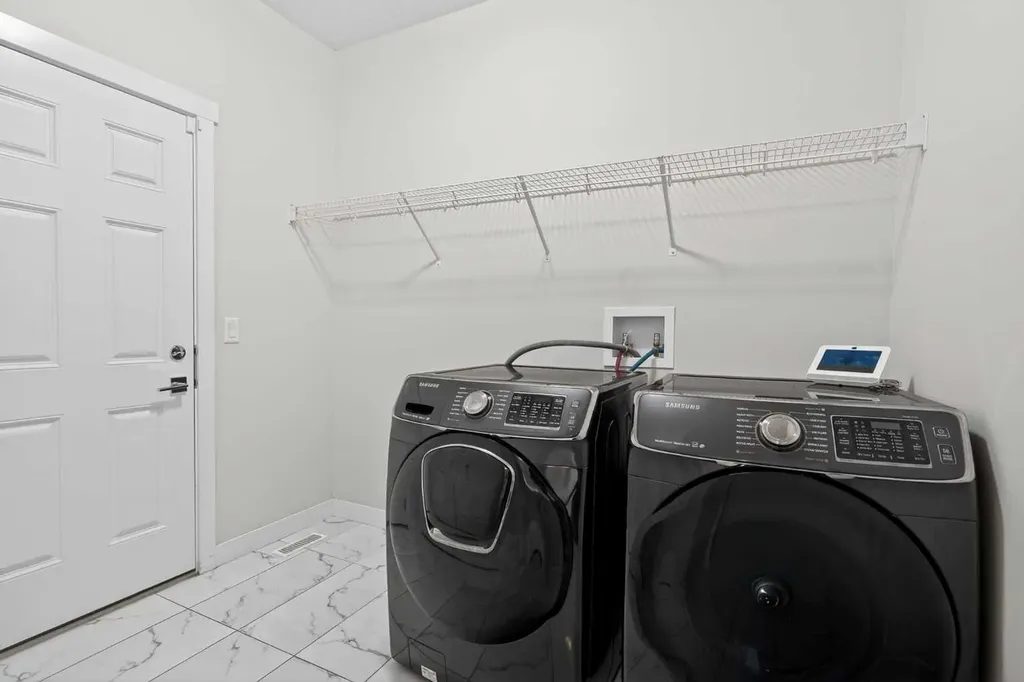 42 Baysprings Way SW Airdrie AB T4B 4C4
