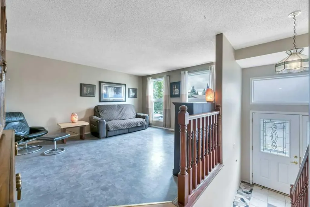 41 Brentwood Drive Strathmore AB T1P 1H9