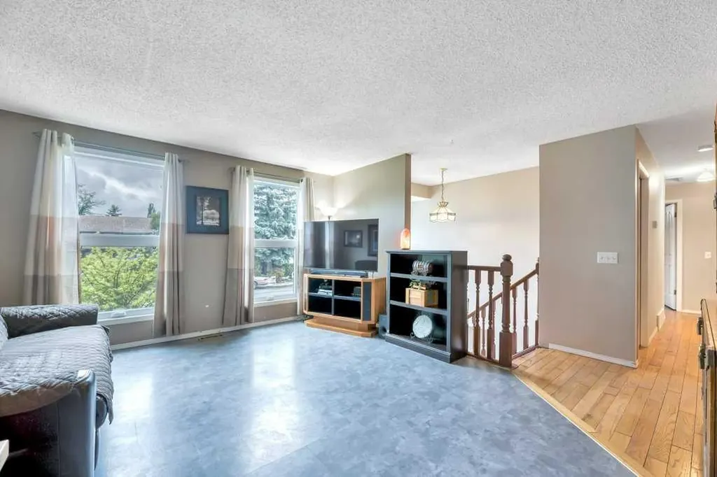 41 Brentwood Drive Strathmore AB T1P 1H9