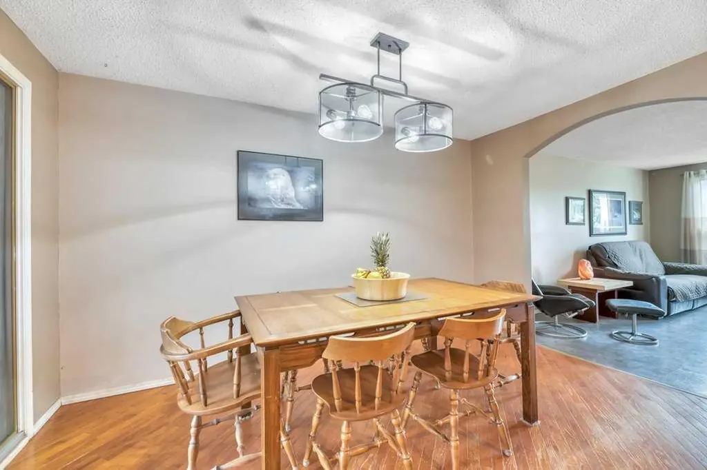 41 Brentwood Drive Strathmore AB T1P 1H9