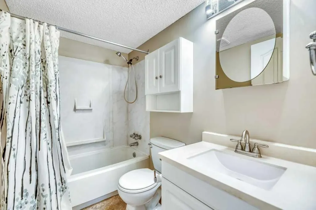 41 Brentwood Drive Strathmore AB T1P 1H9