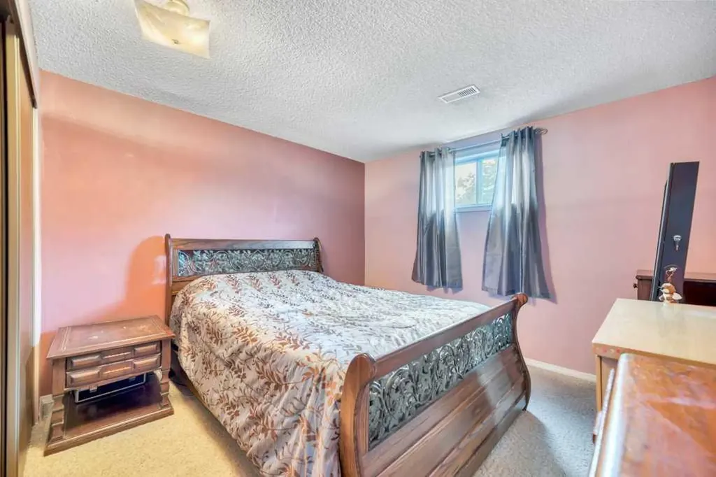 41 Brentwood Drive Strathmore AB T1P 1H9