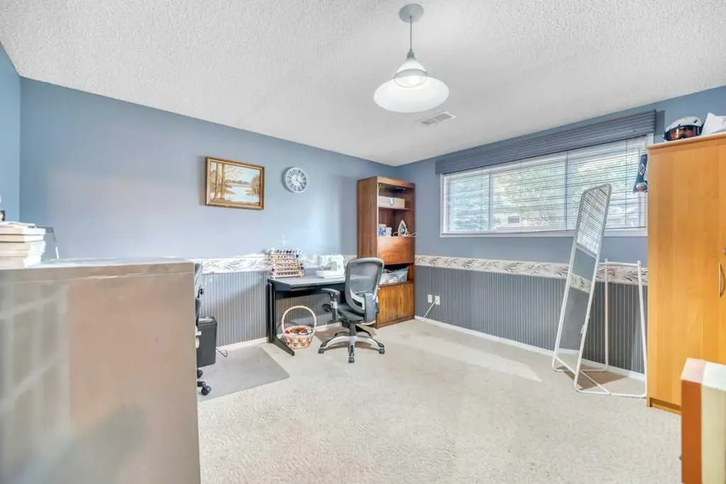 41 Brentwood Drive Strathmore AB T1P 1H9