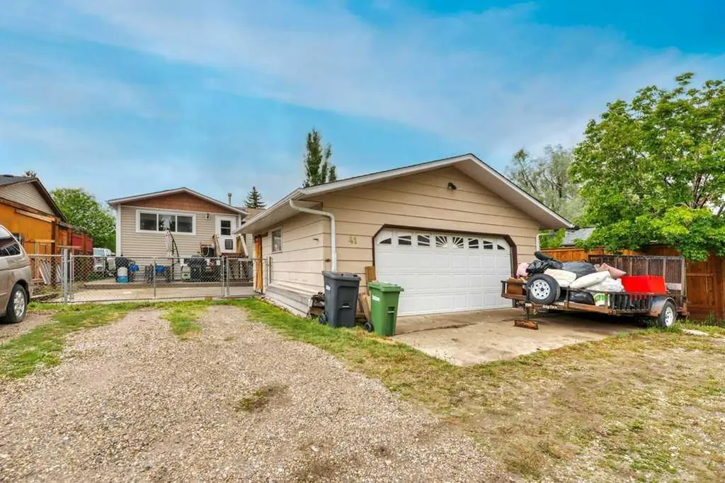 41 Brentwood Drive Strathmore AB T1P 1H9