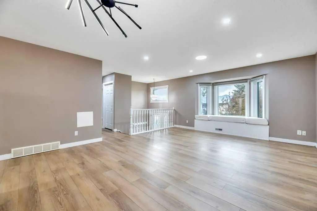 119 Strathaven Crescent Strathmore AB T1P 1M2