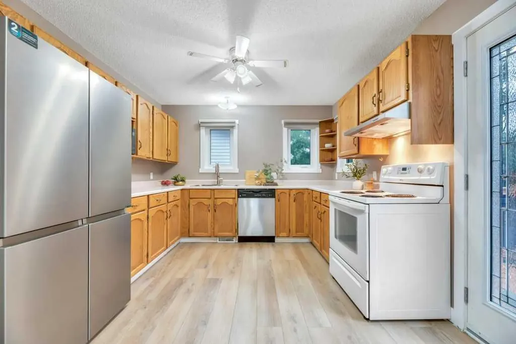 119 Strathaven Crescent Strathmore AB T1P 1M2
