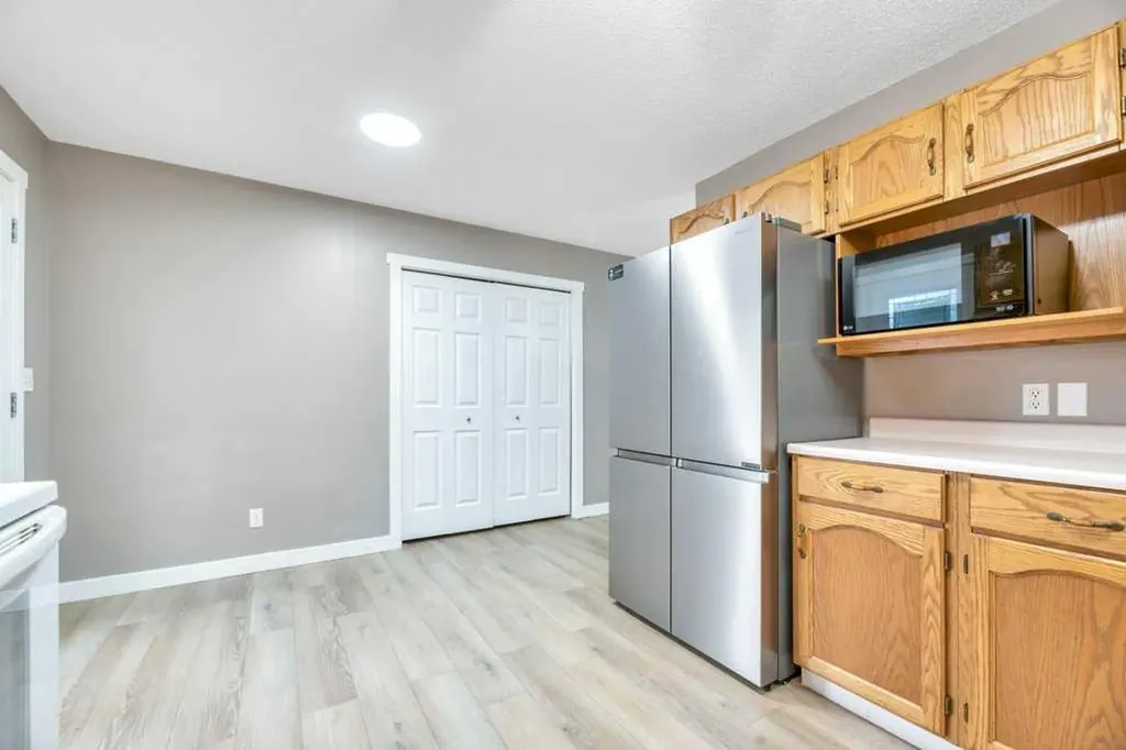 119 Strathaven Crescent Strathmore AB T1P 1M2