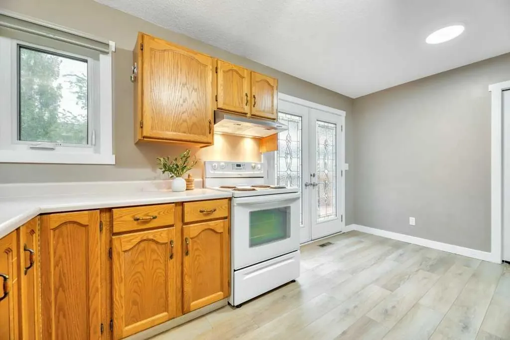 119 Strathaven Crescent Strathmore AB T1P 1M2