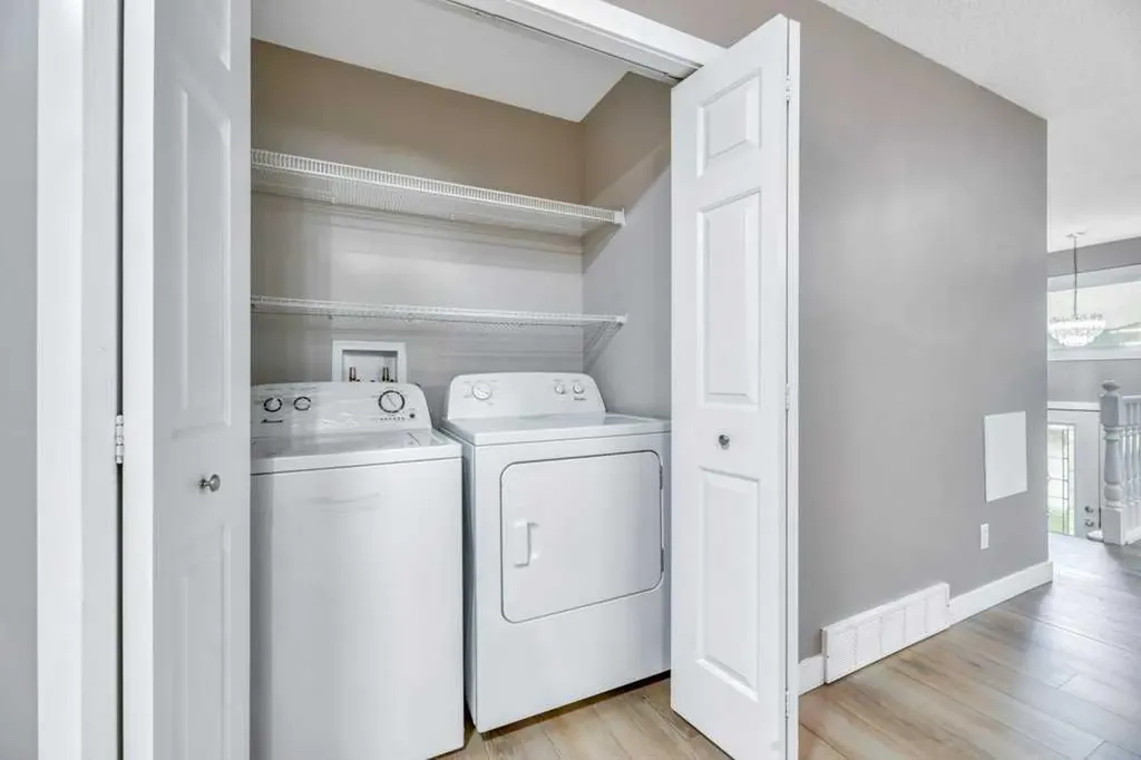 119 Strathaven Crescent Strathmore AB T1P 1M2
