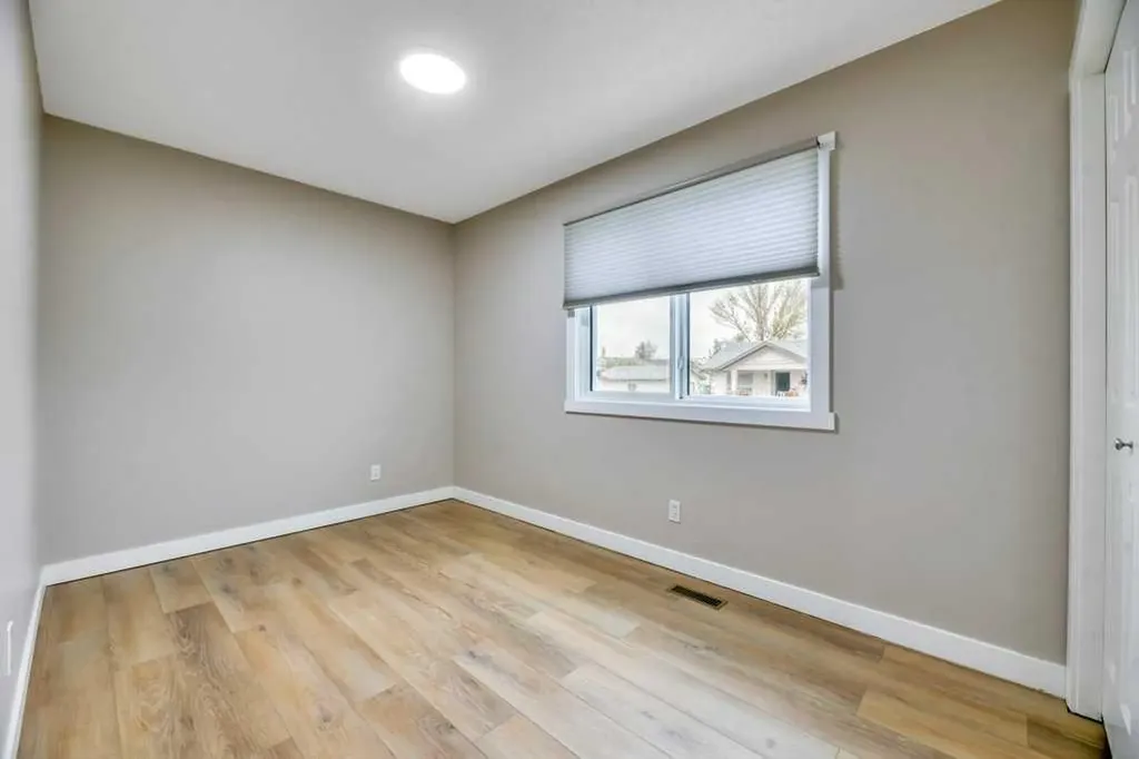 119 Strathaven Crescent Strathmore AB T1P 1M2