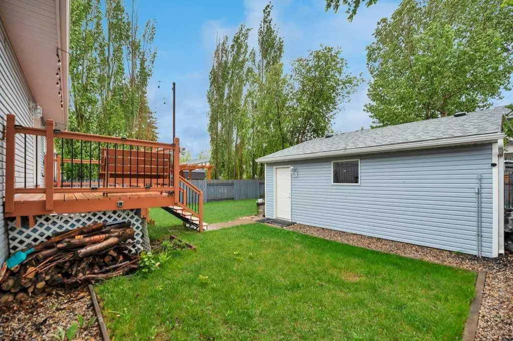 119 Strathaven Crescent Strathmore AB T1P 1M2