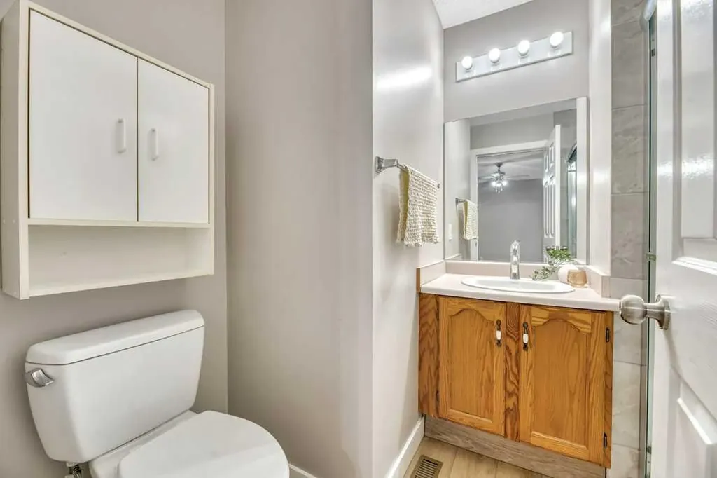 119 Strathaven Crescent Strathmore AB T1P 1M2