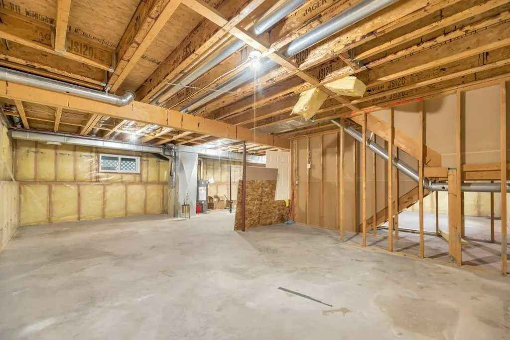 119 Strathaven Crescent Strathmore AB T1P 1M2