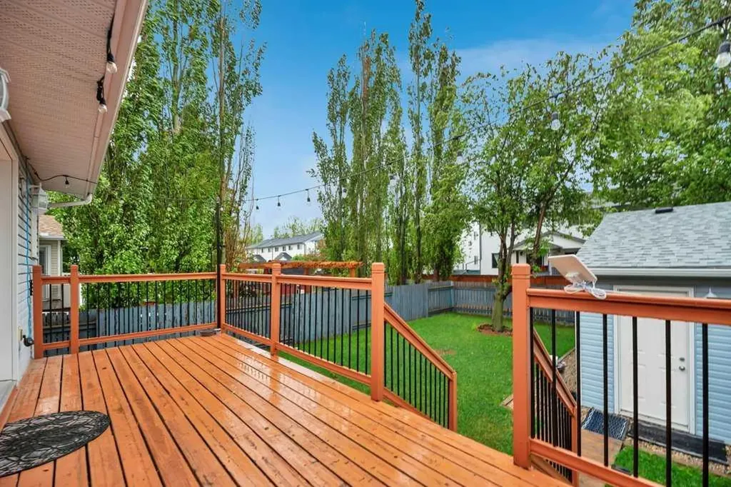 119 Strathaven Crescent Strathmore AB T1P 1M2