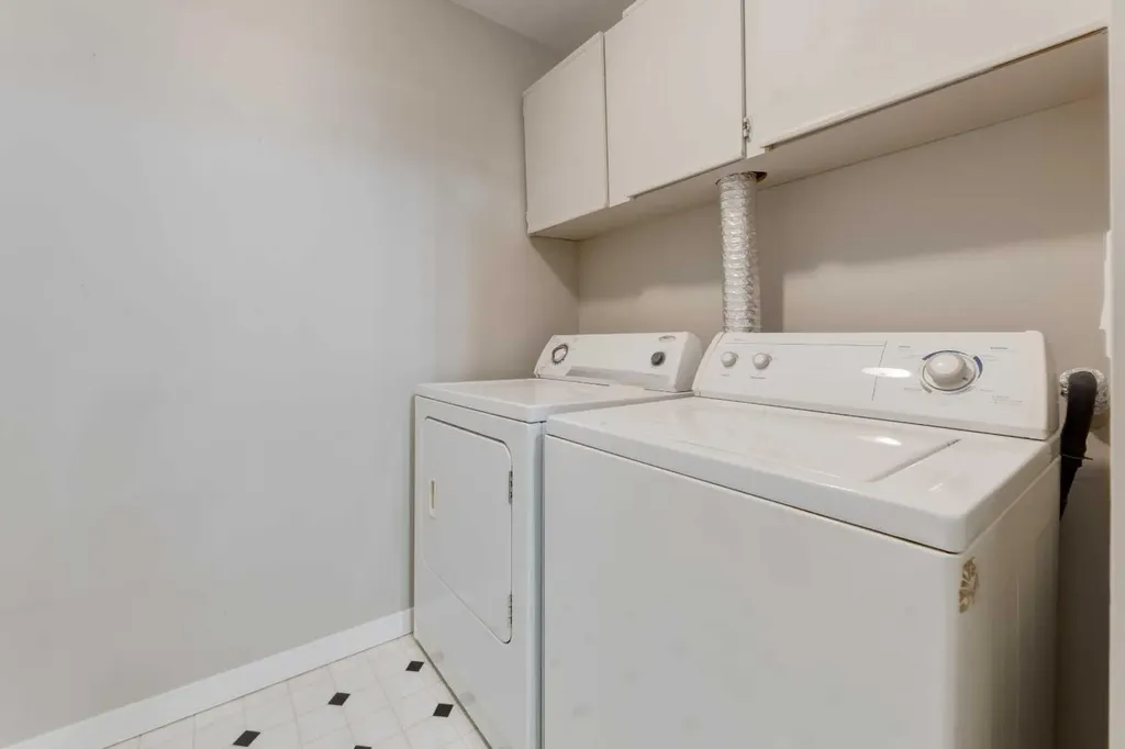 13045 6 Street SW Calgary AB T2W 5H1