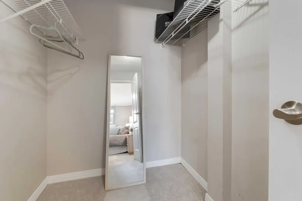 13045 6 Street SW Calgary AB T2W 5H1