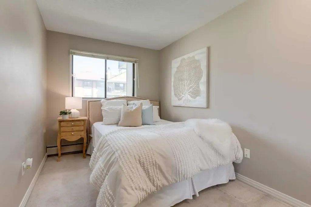 13045 6 Street SW Calgary AB T2W 5H1