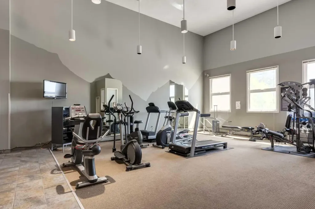 13045 6 Street SW Calgary AB T2W 5H1