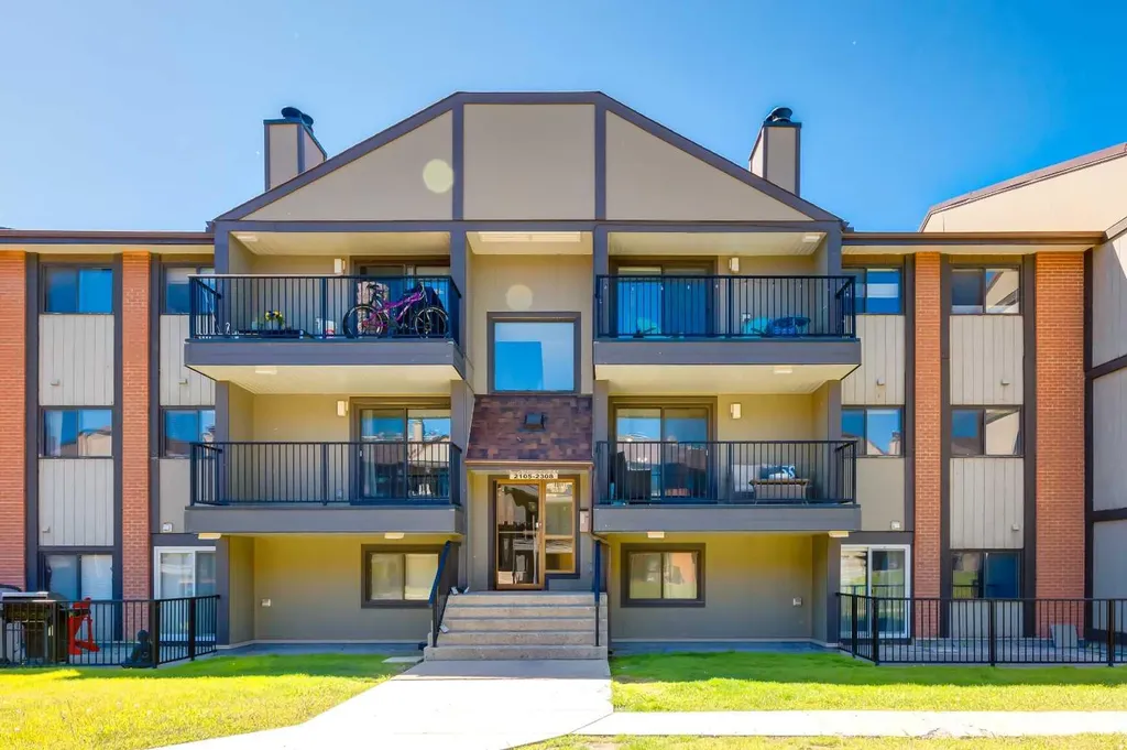 13045 6 Street SW Calgary AB T2W 5H1