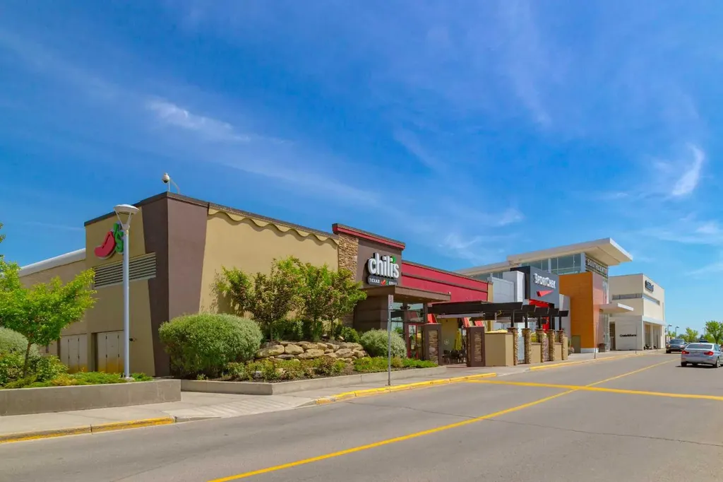 13045 6 Street SW Calgary AB T2W 5H1