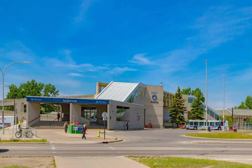 13045 6 Street SW Calgary AB T2W 5H1