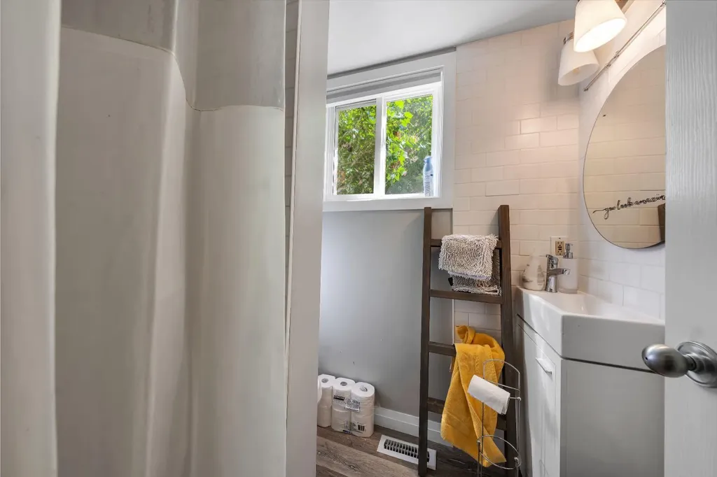 107 Mission Road SW Calgary AB T2S 0T4