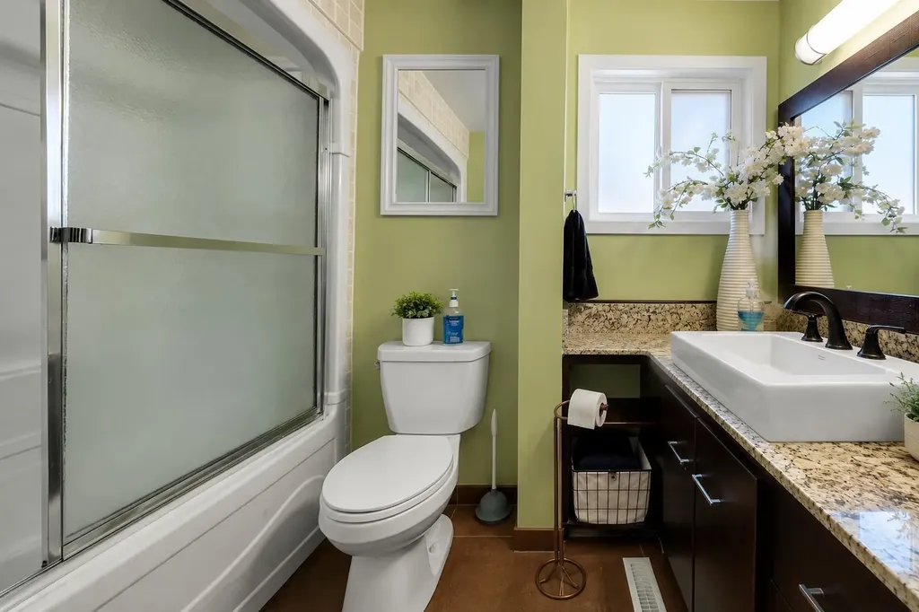 107 Mission Road SW Calgary AB T2S 0T4