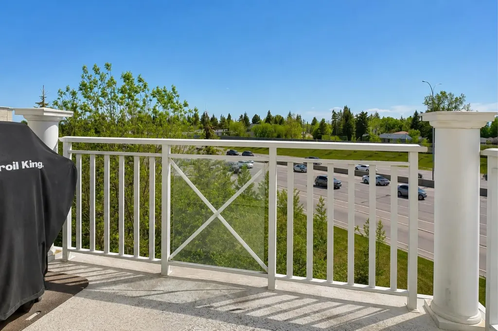 5605 Henwood Street SW Calgary AB t3e7r2