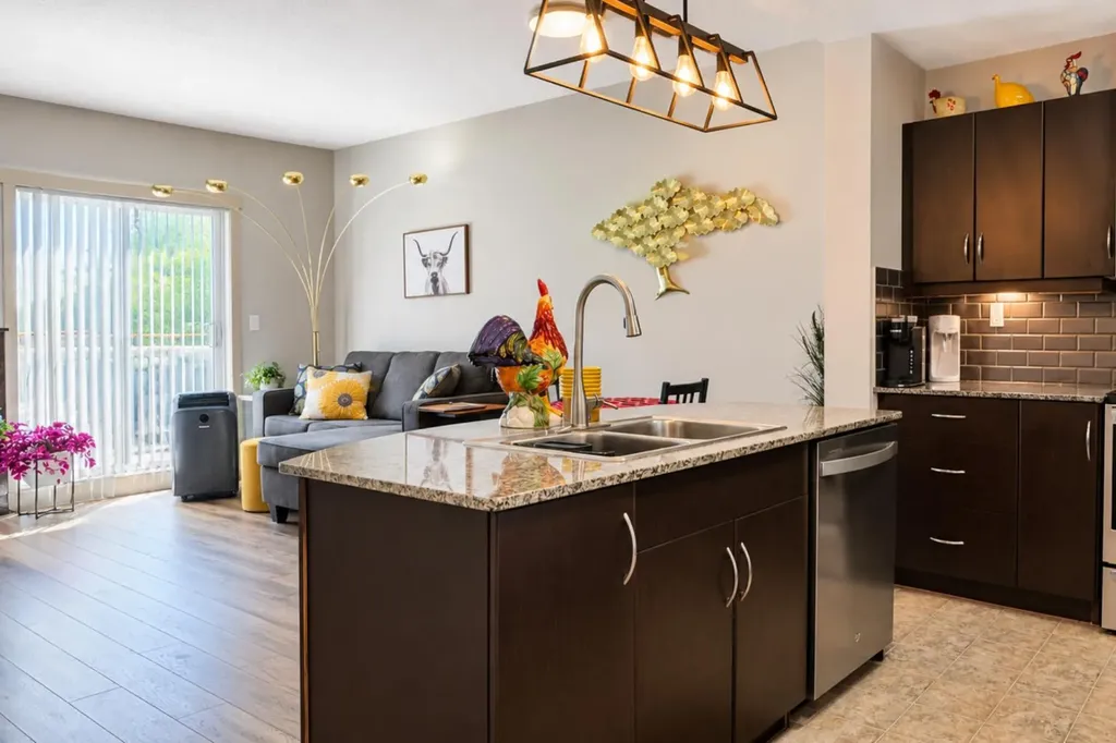 5605 Henwood Street SW Calgary AB t3e7r2