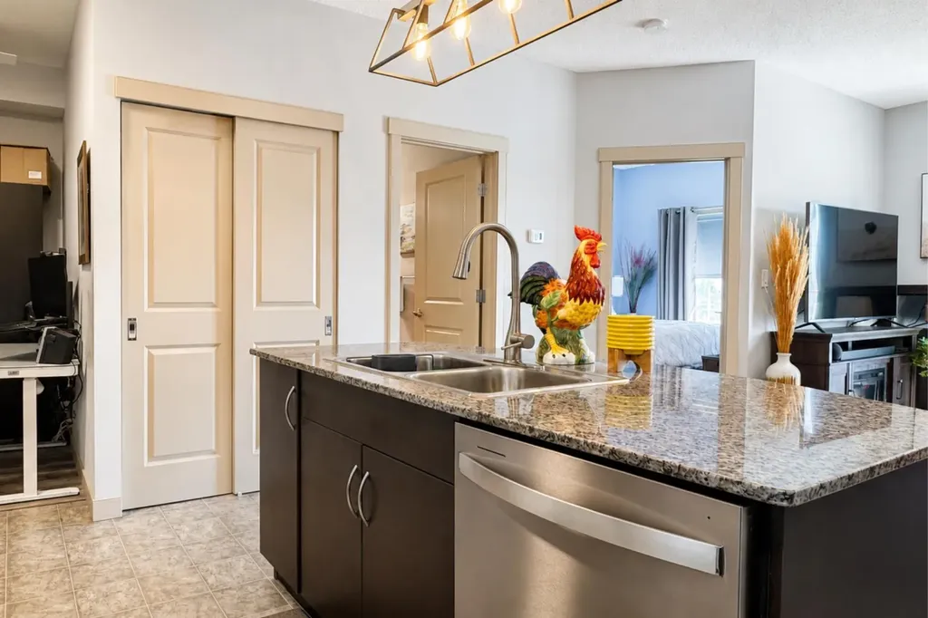5605 Henwood Street SW Calgary AB t3e7r2