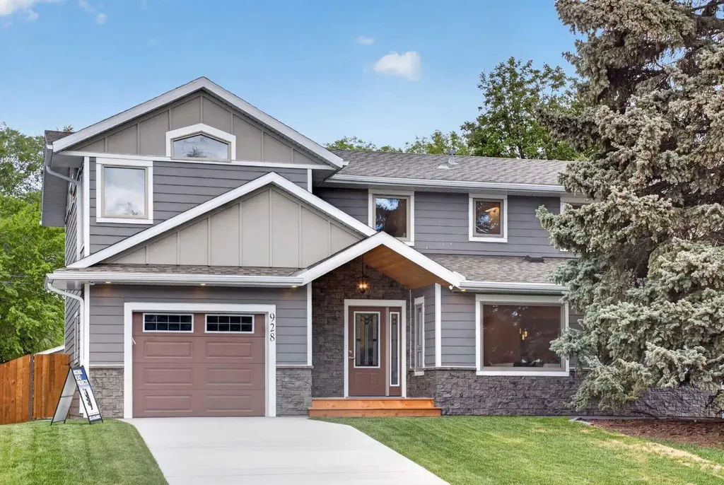 928 Maplecroft Road SE Calgary AB T2J 1W8