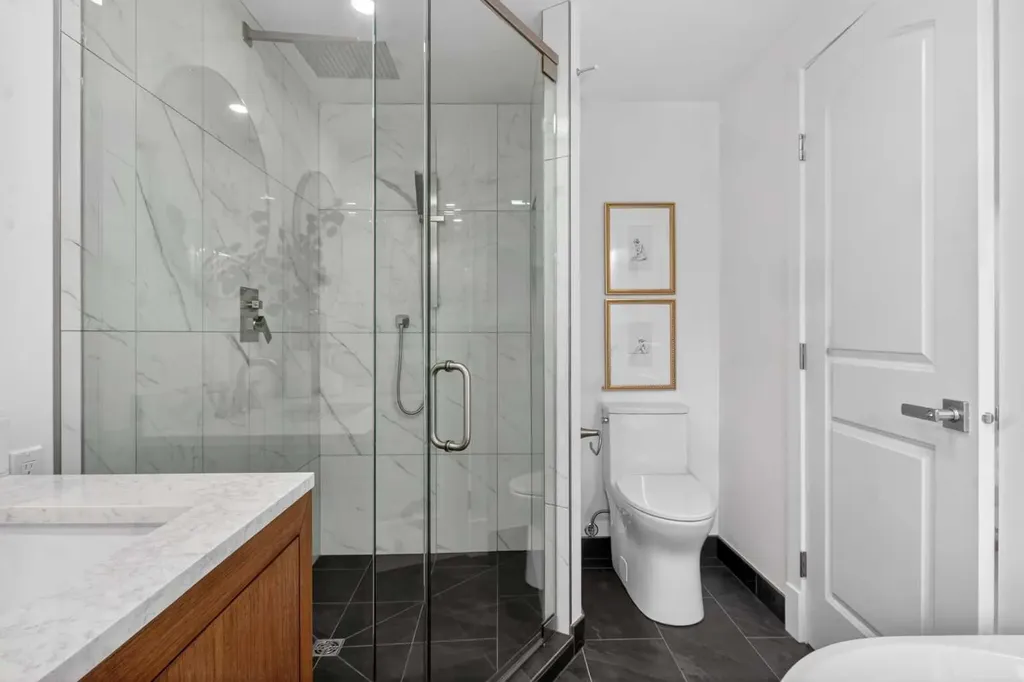 928 Maplecroft Road SE Calgary AB T2J 1W8