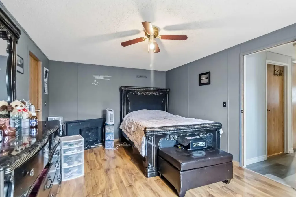 269 Mckinlay Crescent Fort Mcmurray AB T9K2M9