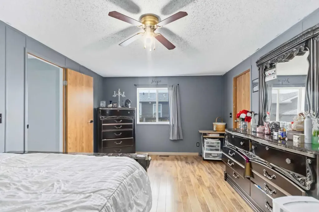 269 Mckinlay Crescent Fort Mcmurray AB T9K2M9