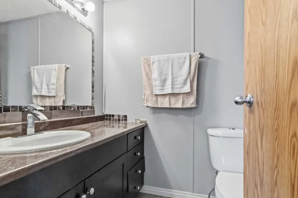 269 Mckinlay Crescent Fort Mcmurray AB T9K2M9