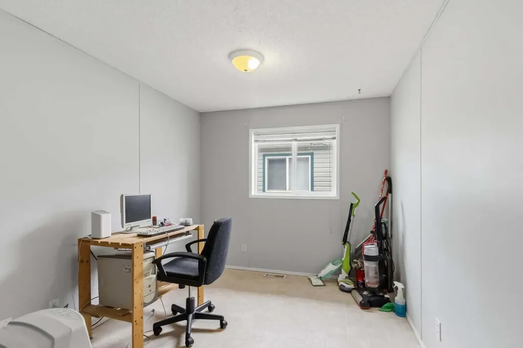 269 Mckinlay Crescent Fort Mcmurray AB T9K2M9