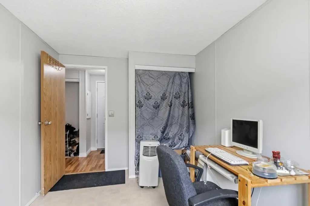 269 Mckinlay Crescent Fort Mcmurray AB T9K2M9
